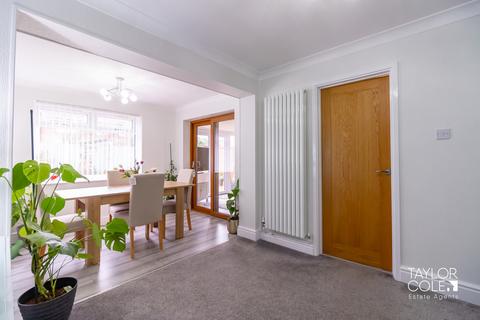 2 bedroom detached bungalow for sale, Chalfield, Tamworth