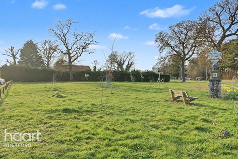 undefined, The Row, Weeting