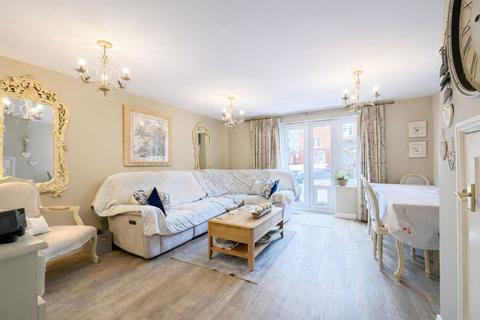 3 bedroom end of terrace house for sale, White Eagle Road, Swindon SN25