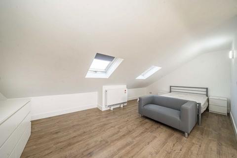 undefined, The Broadway, Southall UB1