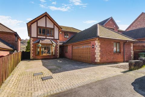 4 bedroom detached house for sale, The Glade, Wyllie, Blackwood
