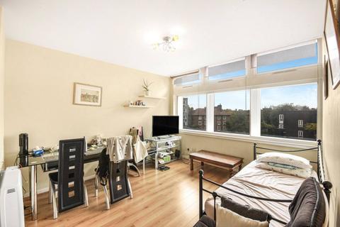 undefined, Newington Causeway, Elephant and Castle, London, SE1