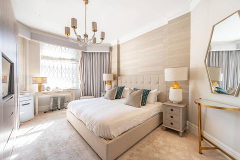 undefined, Abbotsbury, Holland Park, London, W14