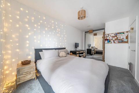 undefined, Wales Farm Road, North Acton, Acton, W3