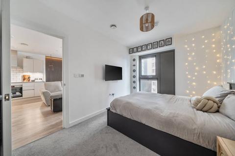 undefined, Wales Farm Road, North Acton, Acton, W3