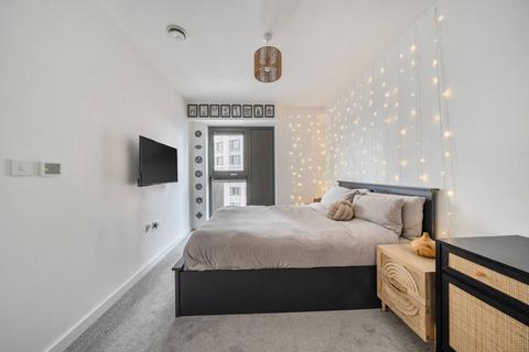 undefined, Wales Farm Road, North Acton, Acton, W3