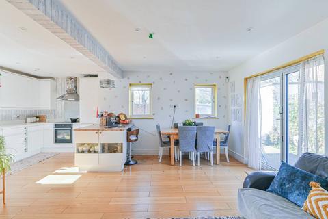 undefined, Haslemere Avenue, Mitcham, CR4