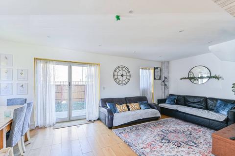 undefined, Haslemere Avenue, Mitcham, CR4