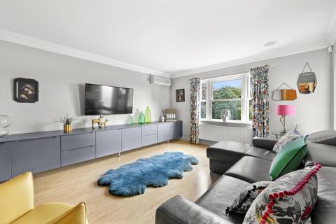2 bedroom apartment for sale, Manor Road, Essex IG7