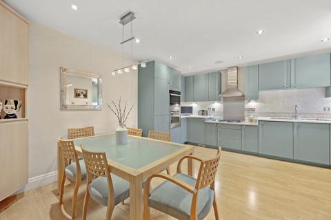 2 bedroom apartment for sale, Manor Road, Essex IG7