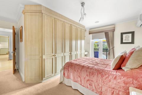 2 bedroom apartment for sale, Manor Road, Essex IG7