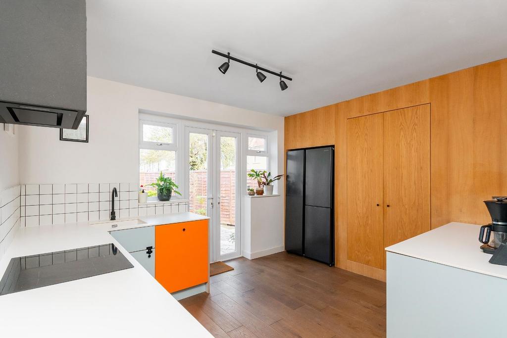 1 O2 RHD - Kitchen F.jpg