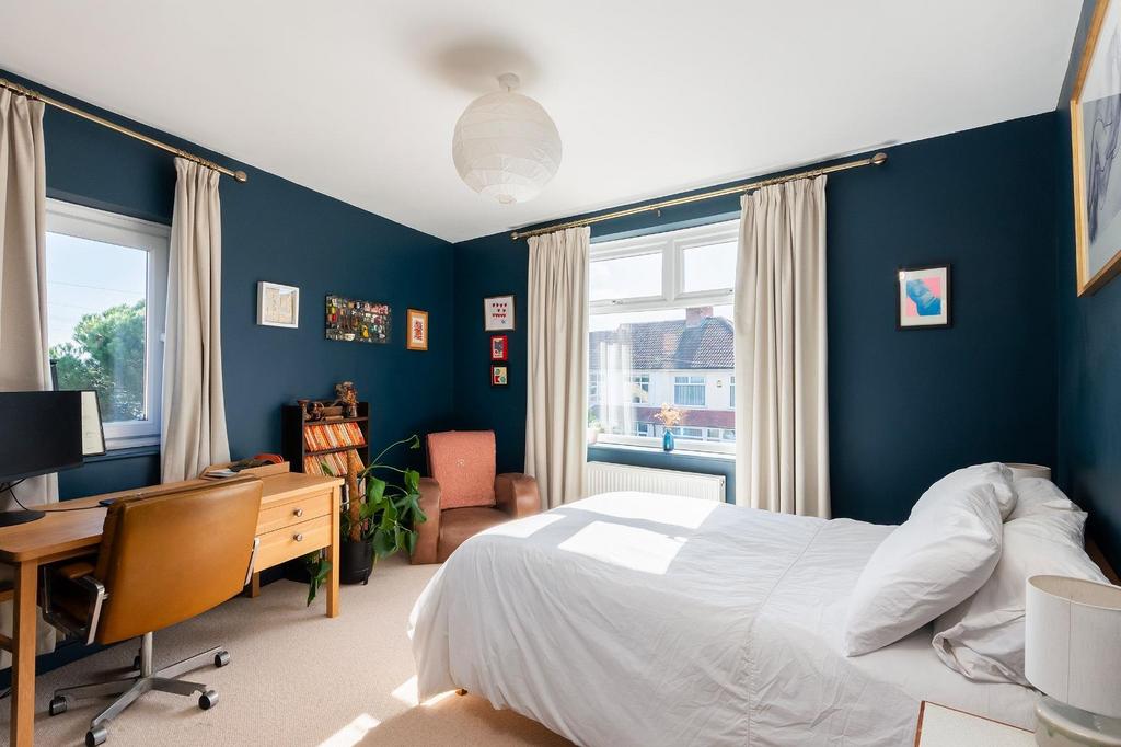 1 O2 RHD - Bedroom B.jpg