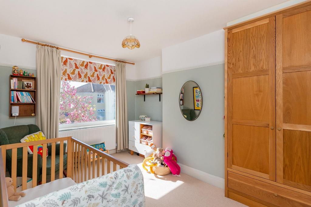 1 O2 RHD - Bedroom K.jpg