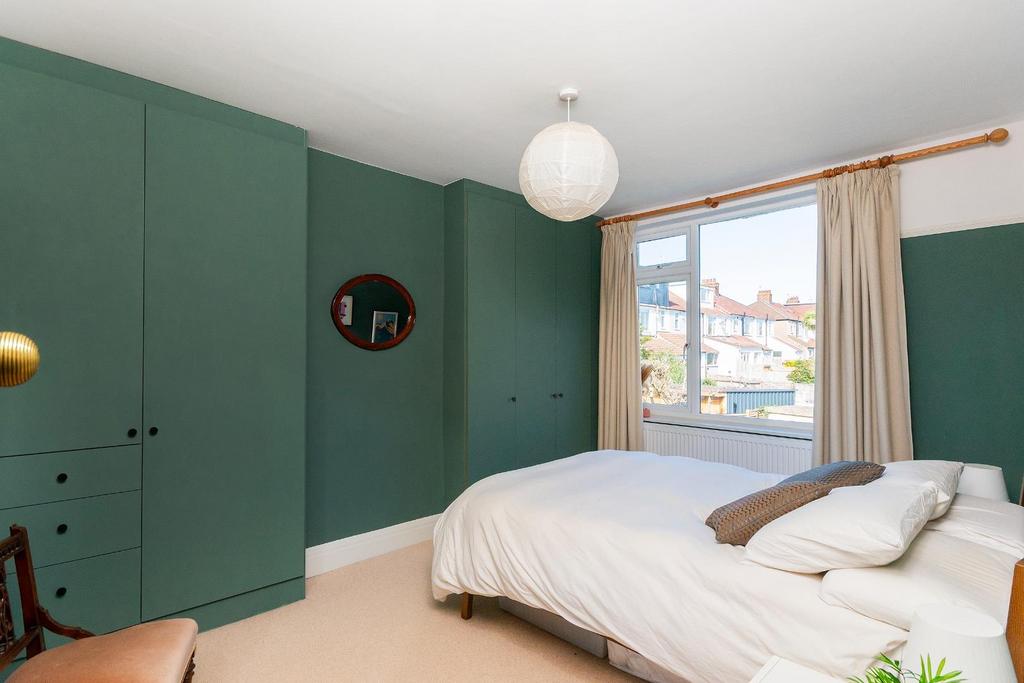 1 O2 RHD - Bedroom F.jpg