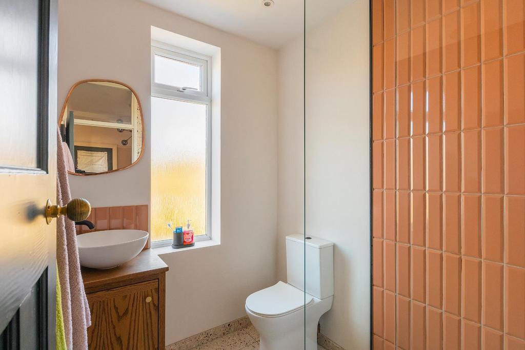 1 O2 RHD - Bathroom F.jpg