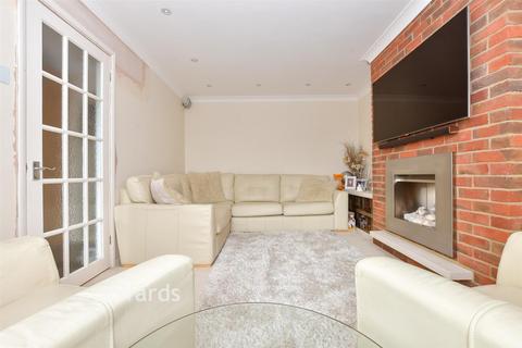 4 bedroom chalet for sale, Cedar Road, Sturry, Canterbury, Kent