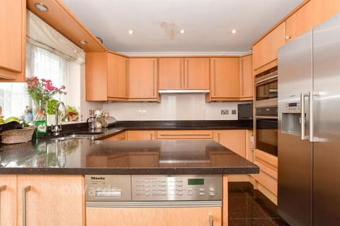 4 bedroom chalet for sale, Cedar Road, Sturry, Canterbury, Kent
