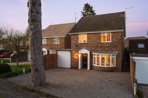 4 bedroom detached house for sale, Manor Place, Newbury, RG14