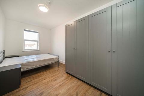 undefined, The Broadway, Southall UB1