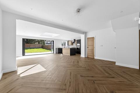 4 bedroom semi-detached house for sale, Beresford Avenue, Surbiton, KT5