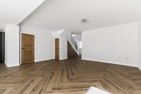 4 bedroom semi-detached house for sale, Beresford Avenue, Surbiton, KT5