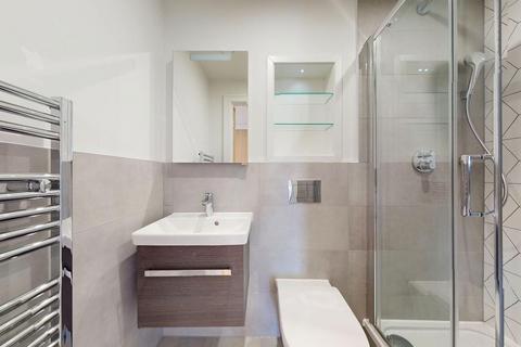 2 bedroom apartment to rent, Beverley Way, London SW20