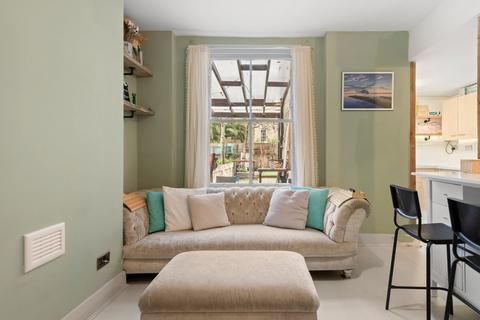 1 bedroom flat to rent, Ferntower Road, London