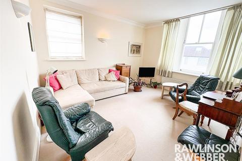 undefined, Bridge Road, East Molesey KT8