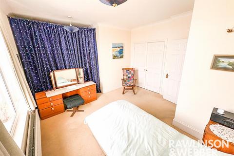 undefined, Bridge Road, East Molesey KT8