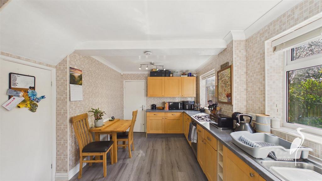Breakfasting Kitchen