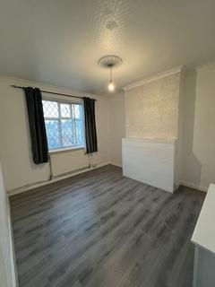 2 bedroom flat to rent, High Road, Romford RM6