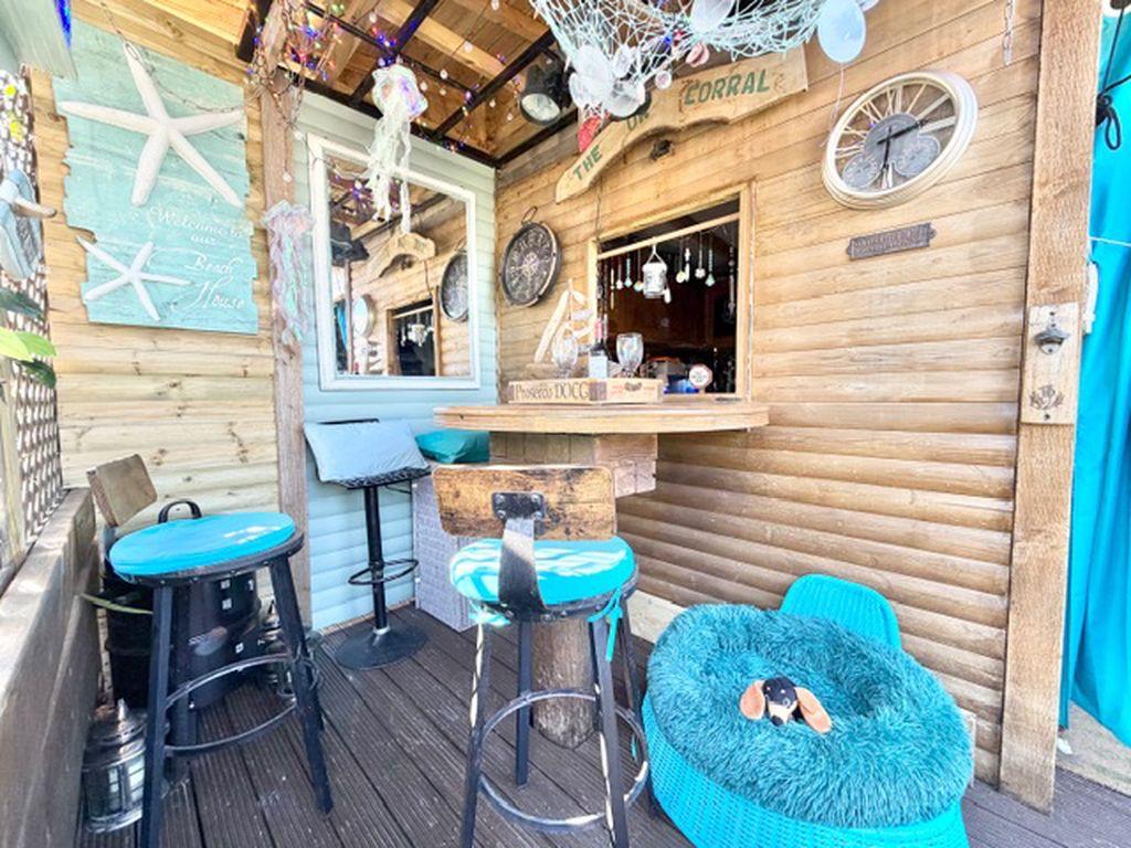 Covered bar seating