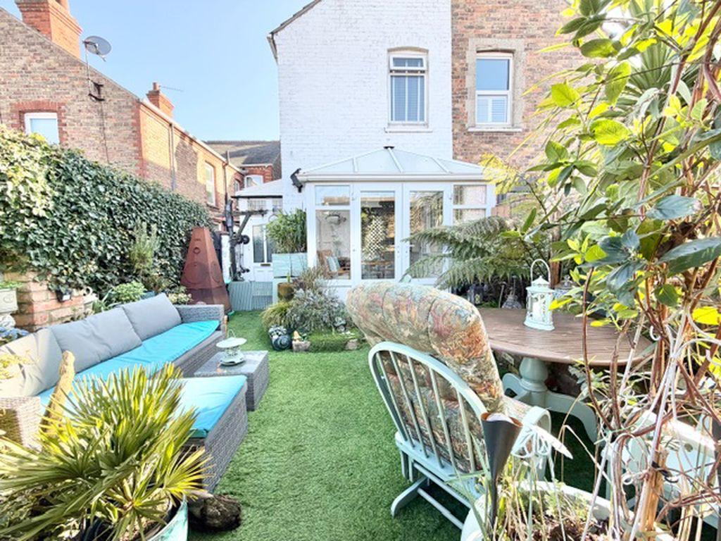 Rear garden view 3