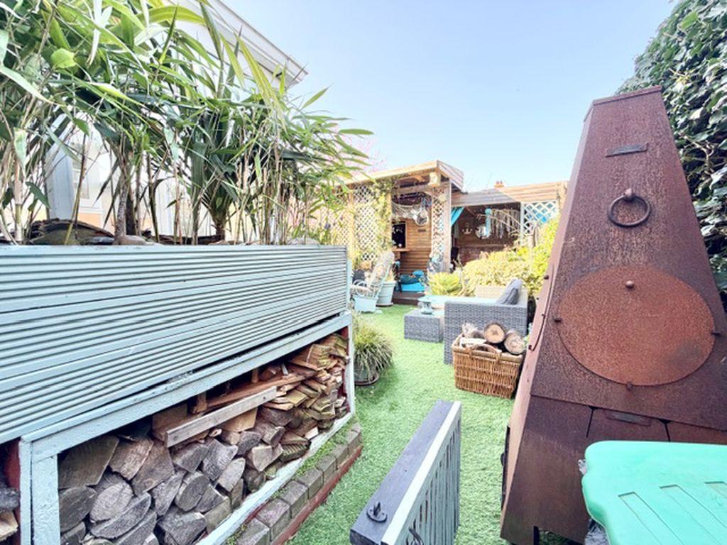 Rear garden view 4