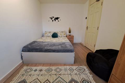 undefined, Ettrick Street, London E14