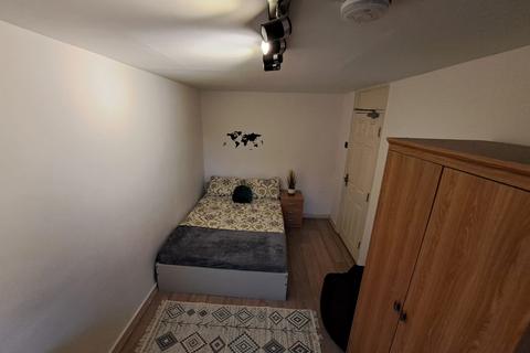 undefined, Ettrick Street, London E14