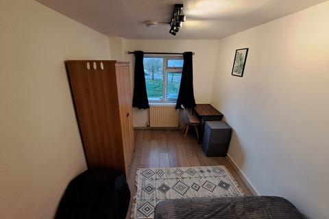 undefined, Ettrick Street, London E14
