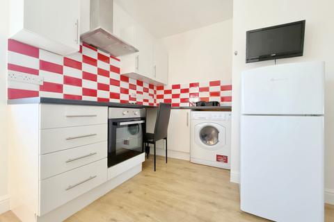 Studio to rent, Whitchurch Lane, Edgware HA8