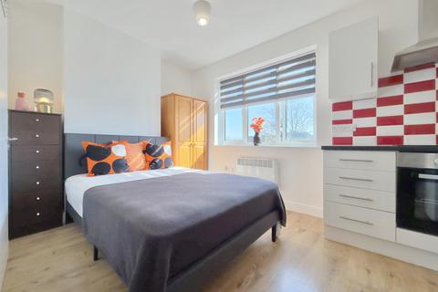 Studio to rent, Whitchurch Lane, Edgware HA8