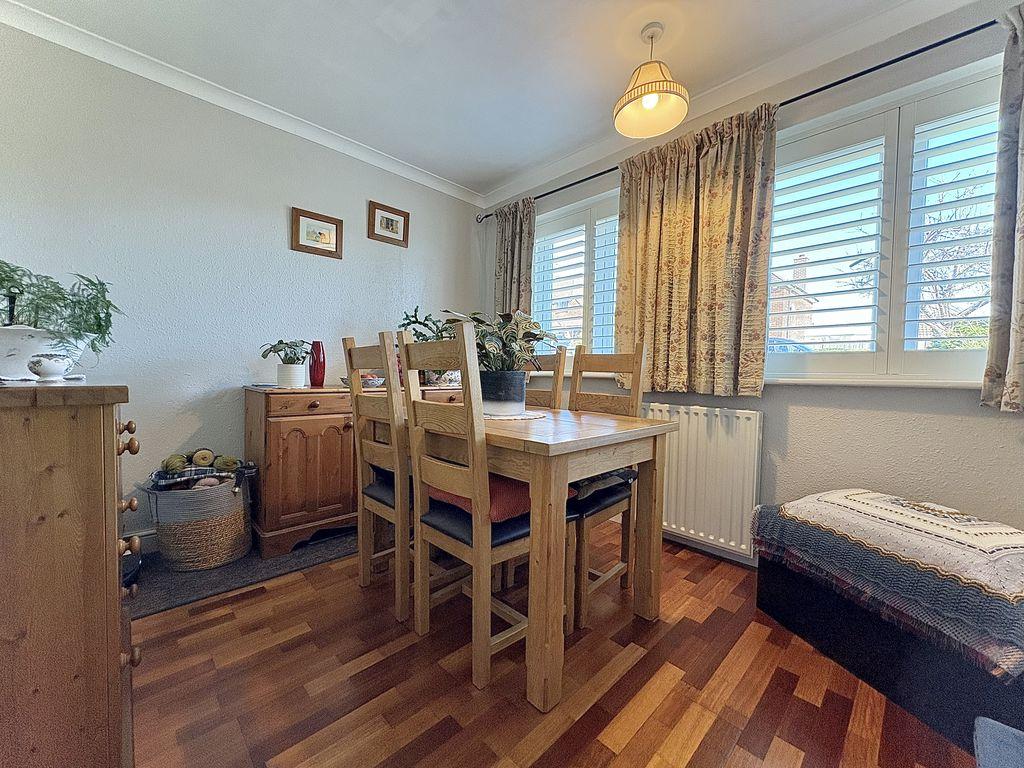 Bedroom/dining room