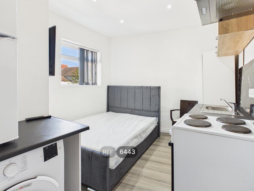 Kitchen/Living area
