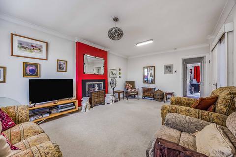 2 bedroom bungalow for sale, Hedge End, Southampton