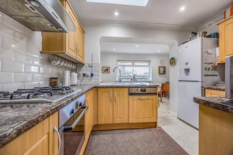 2 bedroom bungalow for sale, Hedge End, Southampton