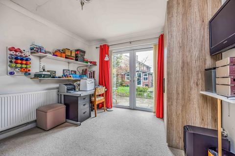 2 bedroom bungalow for sale, Hedge End, Southampton