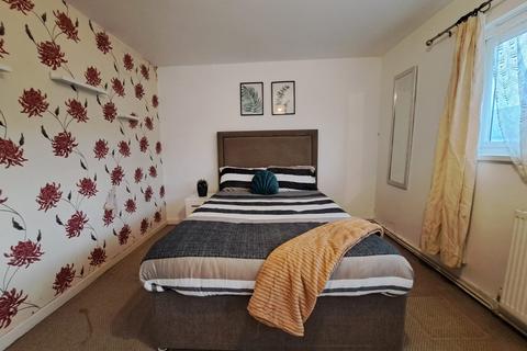 undefined, Ettrick Street, London E14
