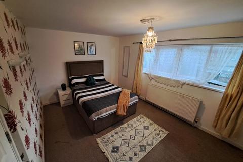 undefined, Ettrick Street, London E14