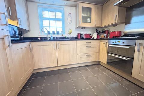 2 bedroom apartment for sale, Horseshoe Crescent, Great Barr, Birmingham B43 7BQ
