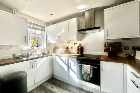2 bedroom apartment for sale, Horseshoe Crescent, Great Barr, Birmingham B43 7BQ