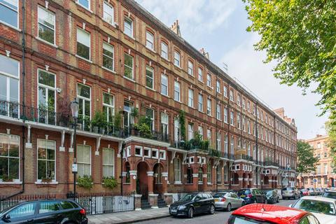 3 bedroom flat to rent, Nevern Square, Earls Court, London, SW5